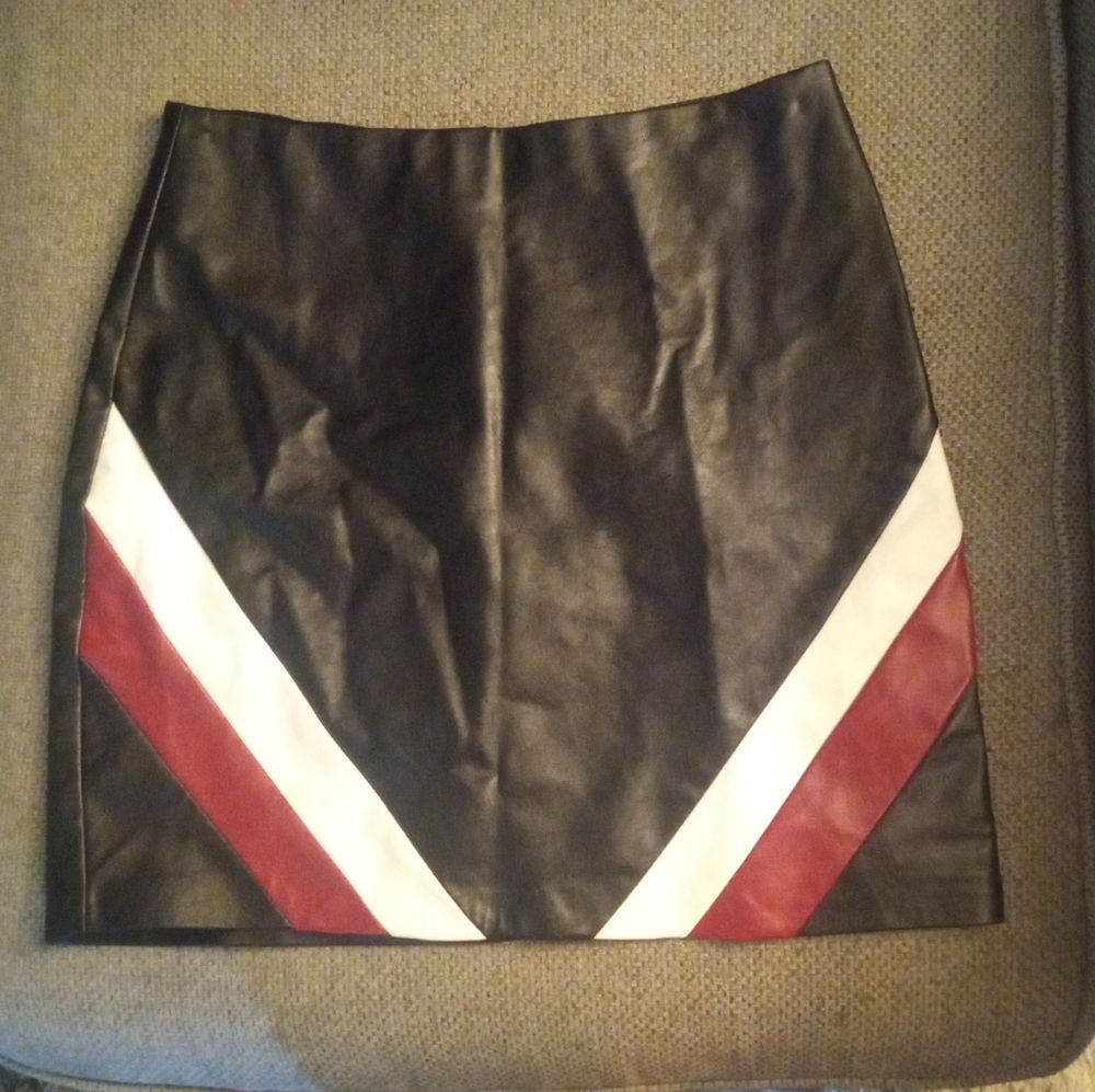 Vera and Lucy medium high rise faux Leather striped mini skirt